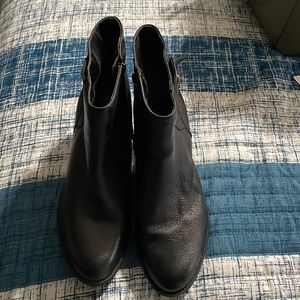 St Johns’s BAY short leather boots.